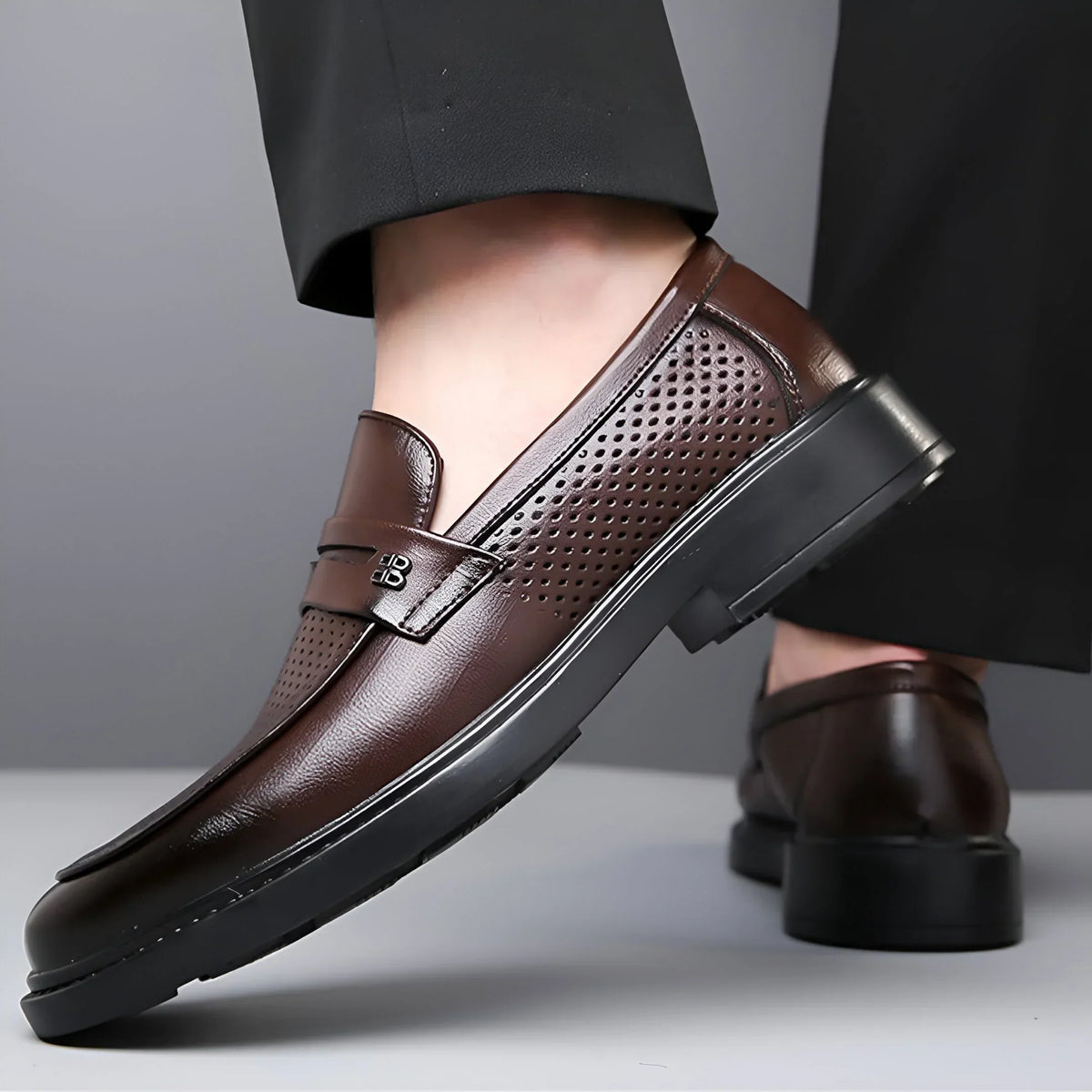 Biagio Mocasines Penny de Cuero Perforado