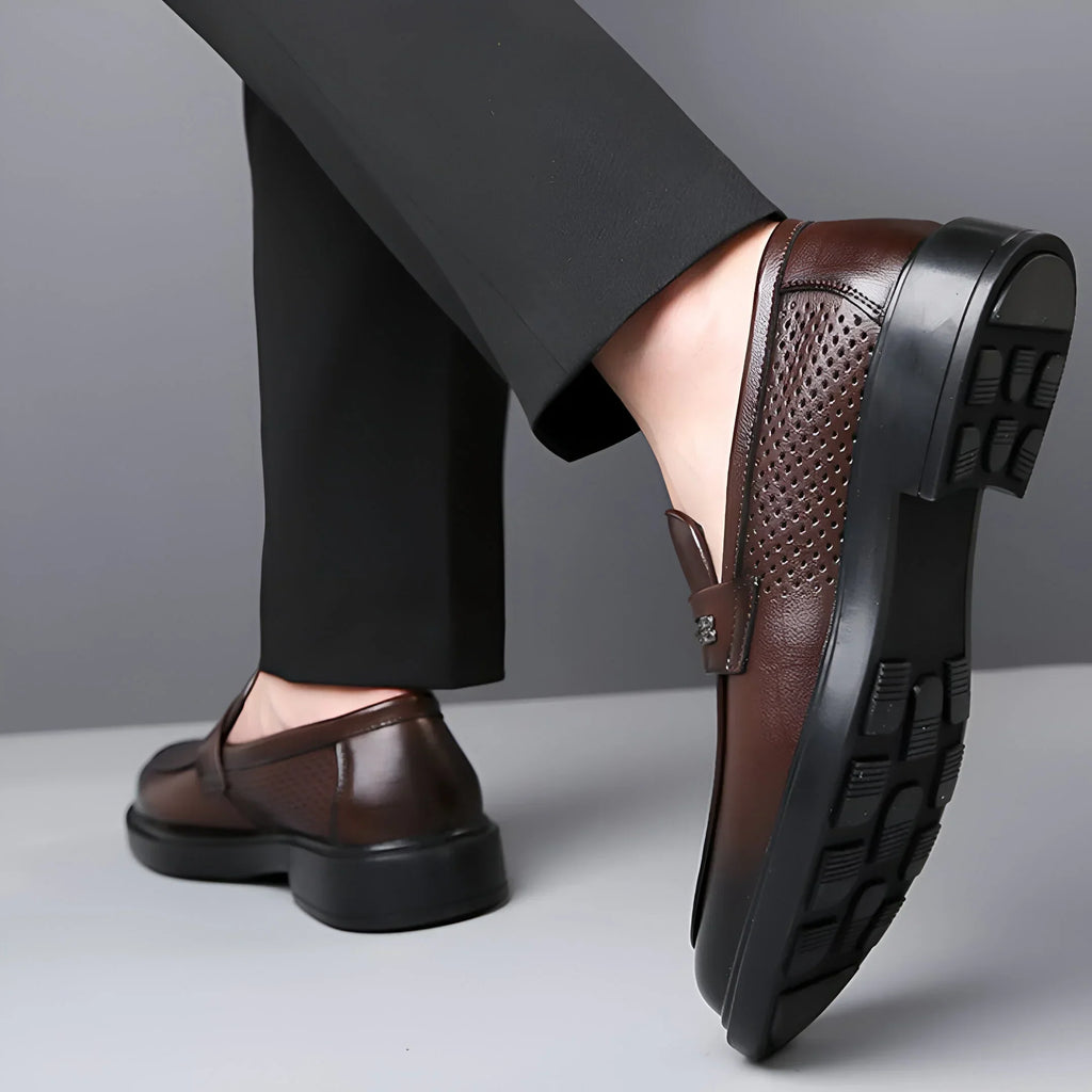 Biagio Mocasines Penny de Cuero Perforado
