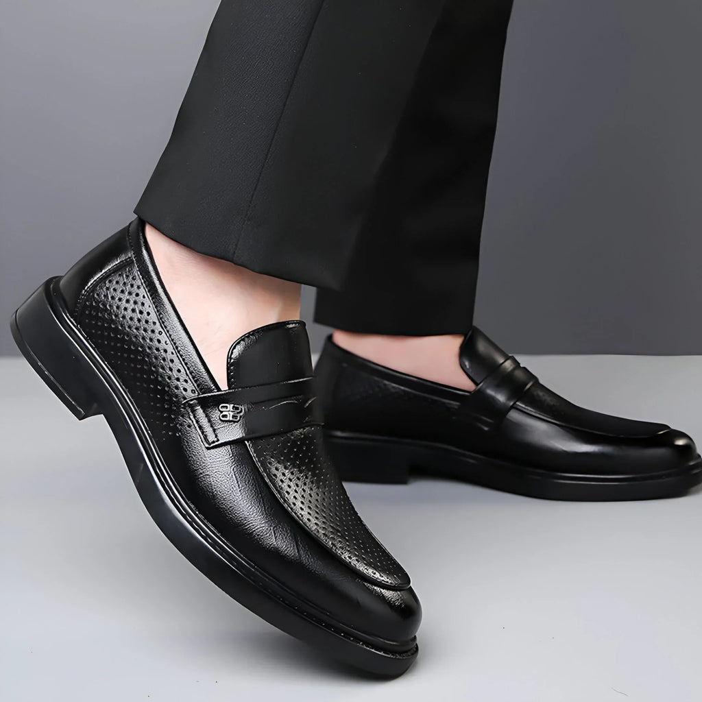 Biagio Mocasines Penny de Cuero Perforado
